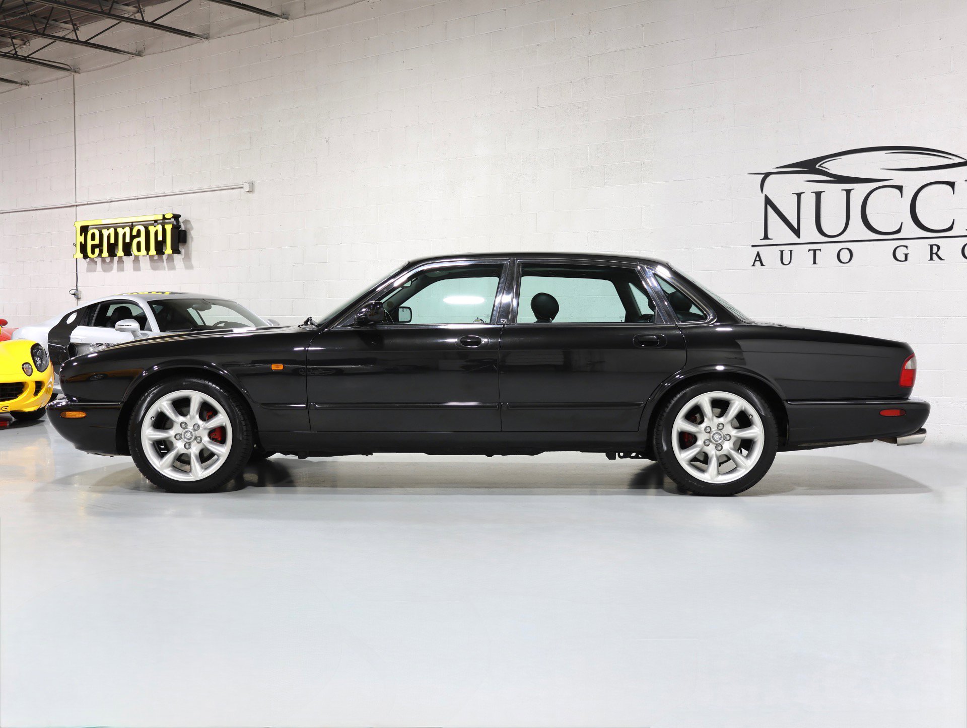Used 1998 Jaguar XJ8 RWD image 4