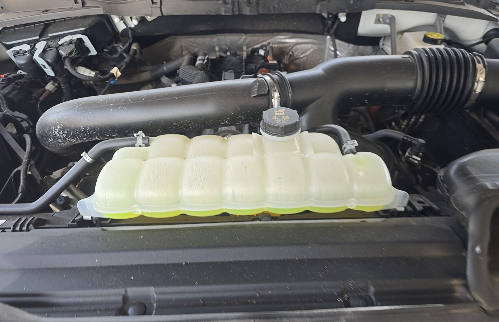 Used 2025 Ford F150 Lariat AWD/4WD image 14