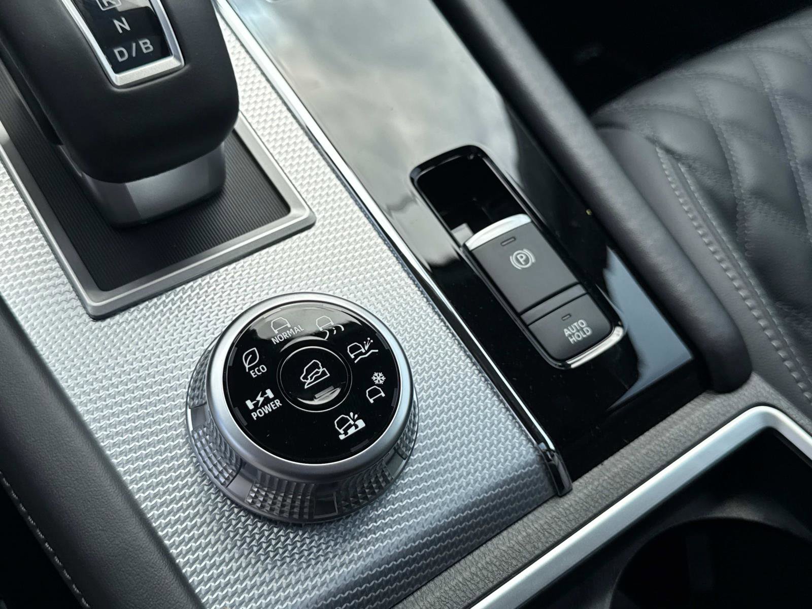 New 2025 Mitsubishi Outlander SEL image 28