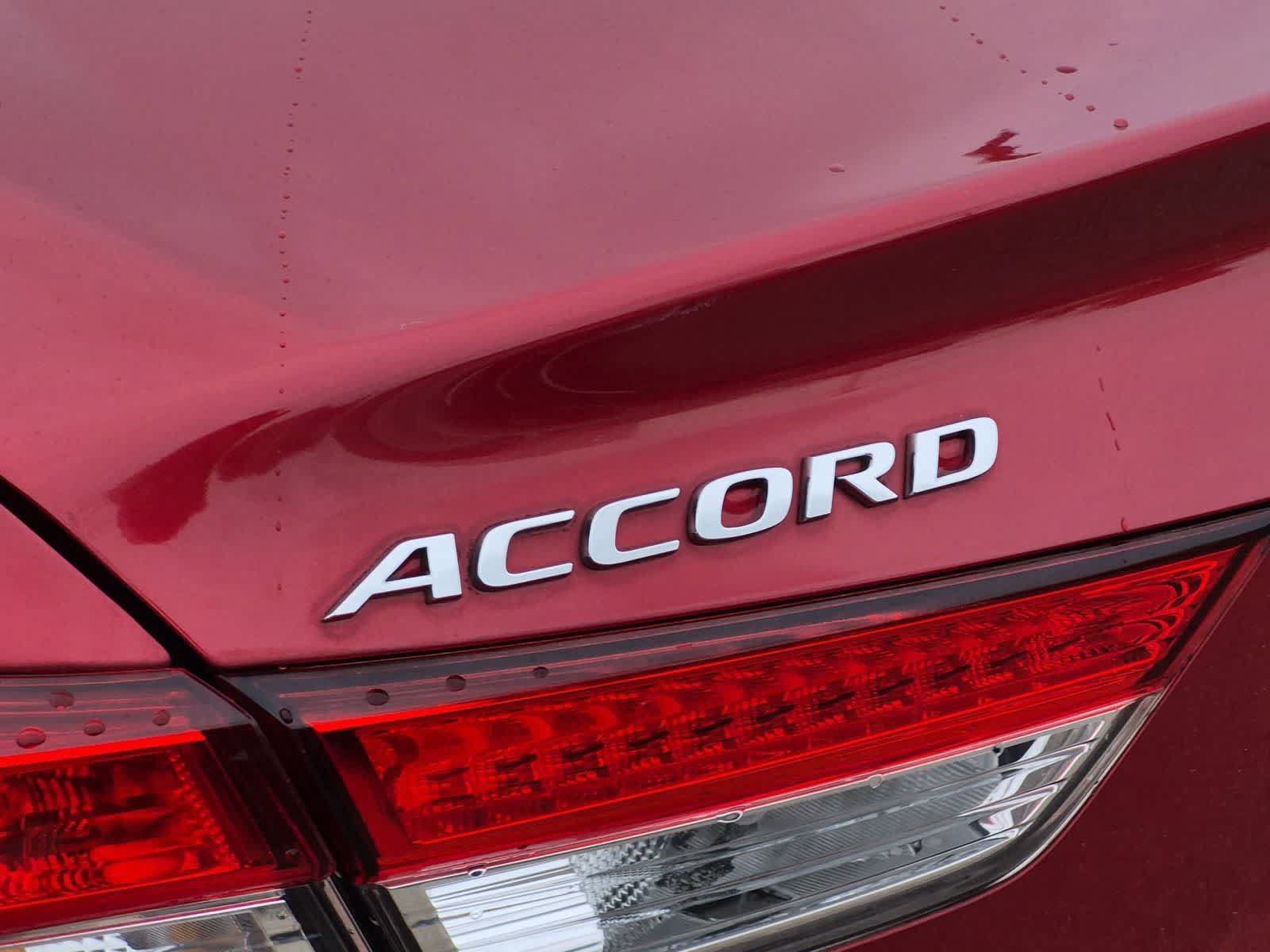 Used 2018 Honda Accord Touring image 13