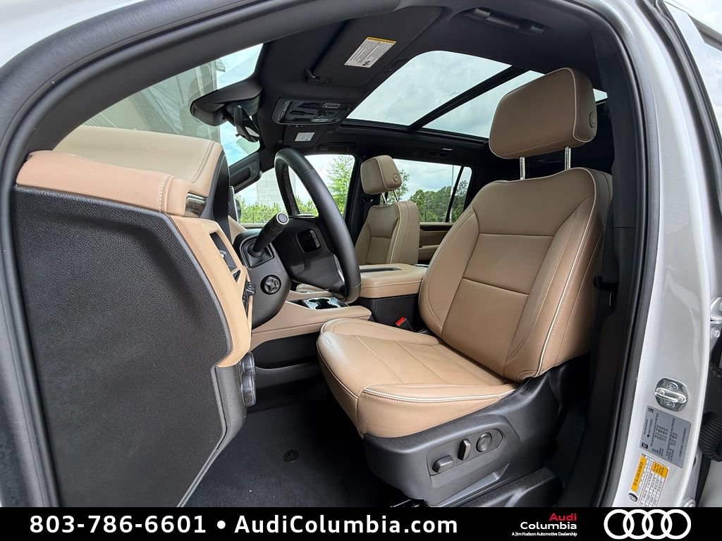 Used 2024 Chevrolet Suburban Premier w/ Premium Package AWD/4WD image 6