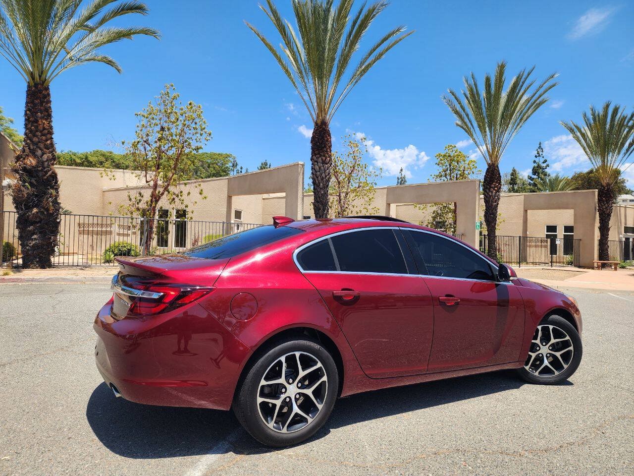 Used 2017 Buick Regal Sport Touring FWD image 8