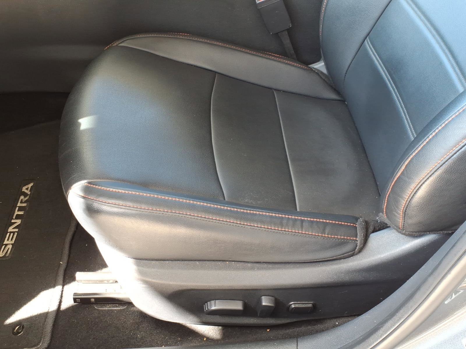Used 2025 Nissan Sentra SR w/ SR Premium Package FWD image 6