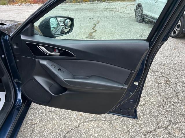 Used 2015 MAZDA MAZDA3 i Sport image 28