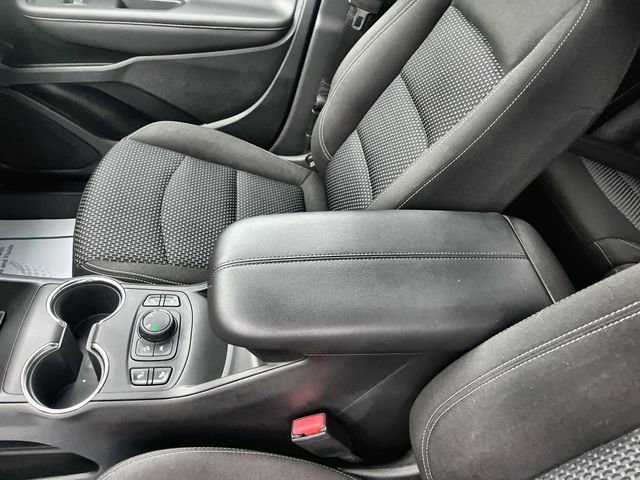 Used 2023 GMC Terrain SLE w/ Driver Convenience Package image 23