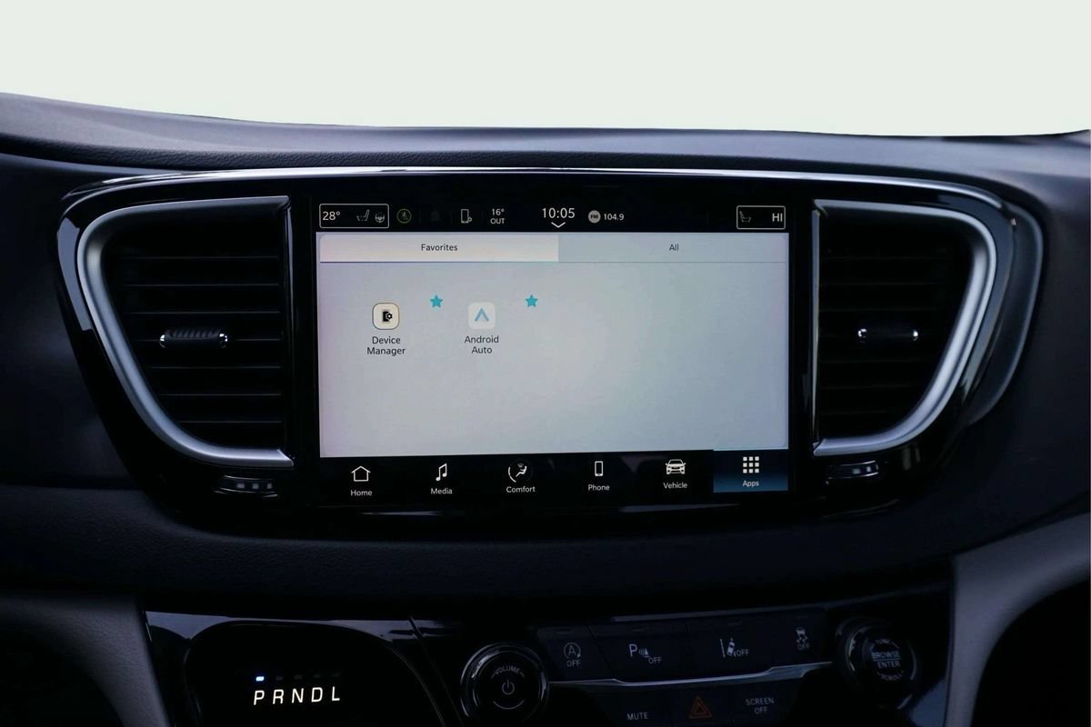 Used 2023 Chrysler Pacifica Touring-L FWD image 30