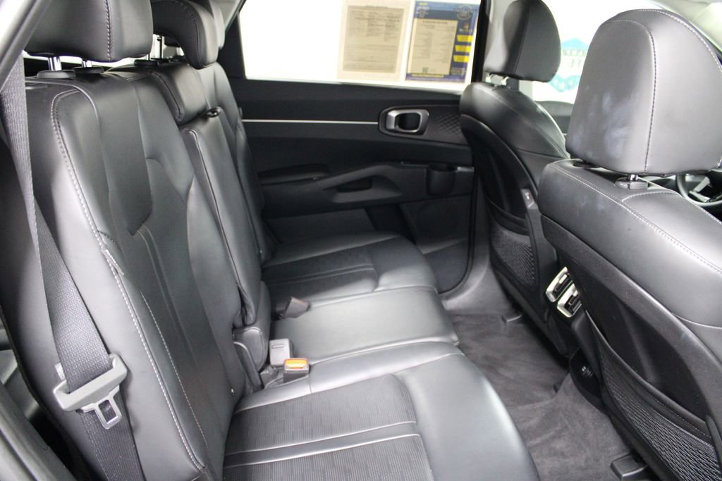 Used 2024 Kia Sorento S image 25