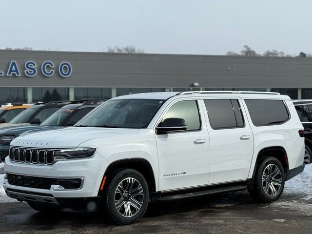 Used 2024 Jeep Wagoneer L Series II w/ Flexible Seating Group image 1