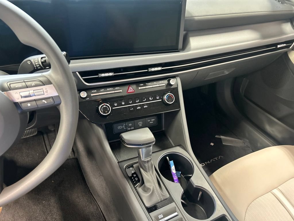 Used 2025 Hyundai Sonata SE FWD image 5