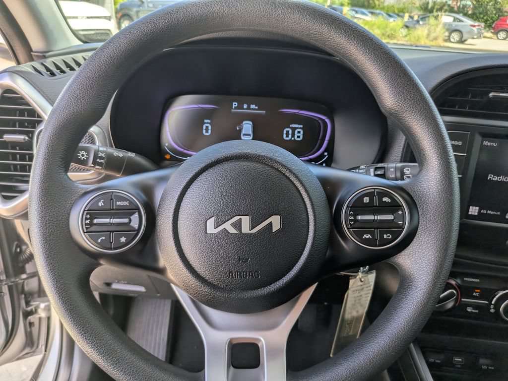 Certified 2025 Kia Soul LX w/ LX Technology Package FWD image 28
