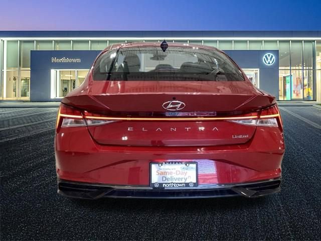 Used 2023 Hyundai Elantra Limited w/ Cargo Package image 5