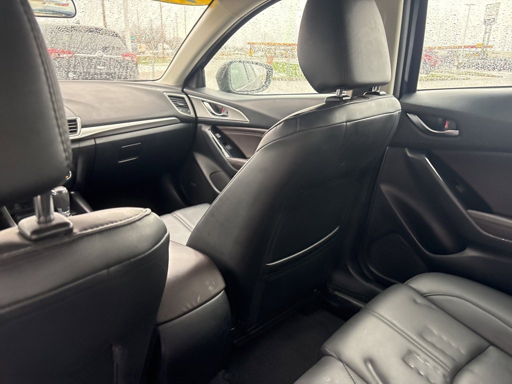 Used 2018 MAZDA MAZDA3 Touring image 15