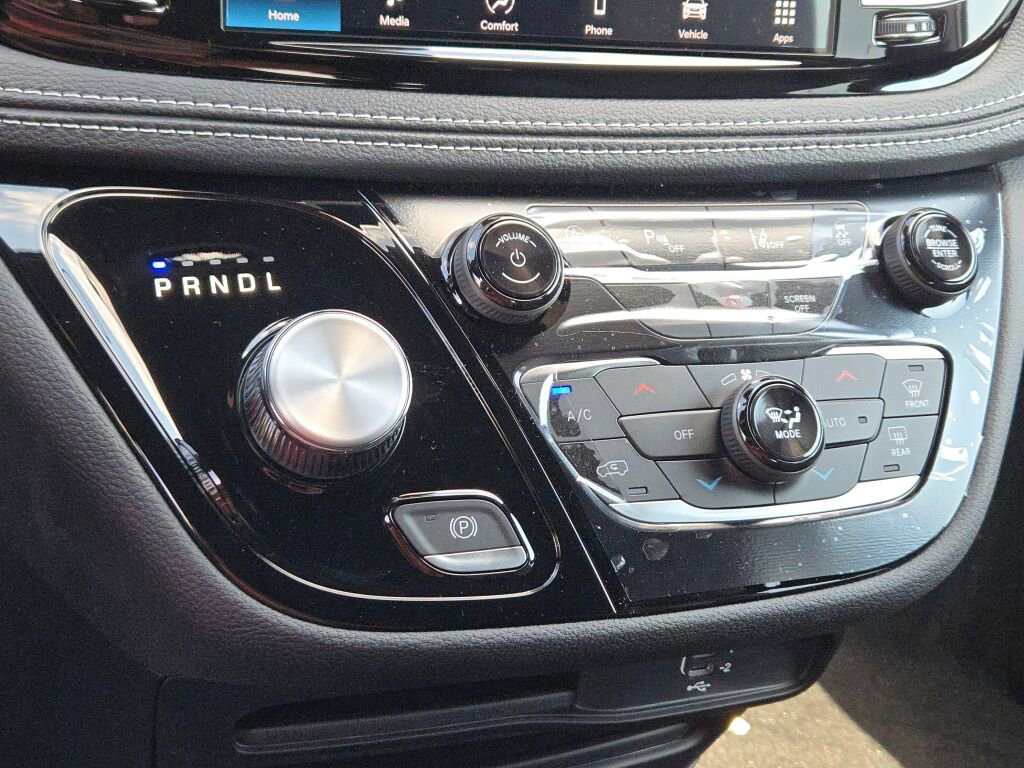 New 2026 Chrysler Pacifica Select image 28