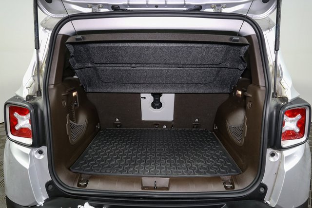 Used 2017 Jeep Renegade Limited image 12