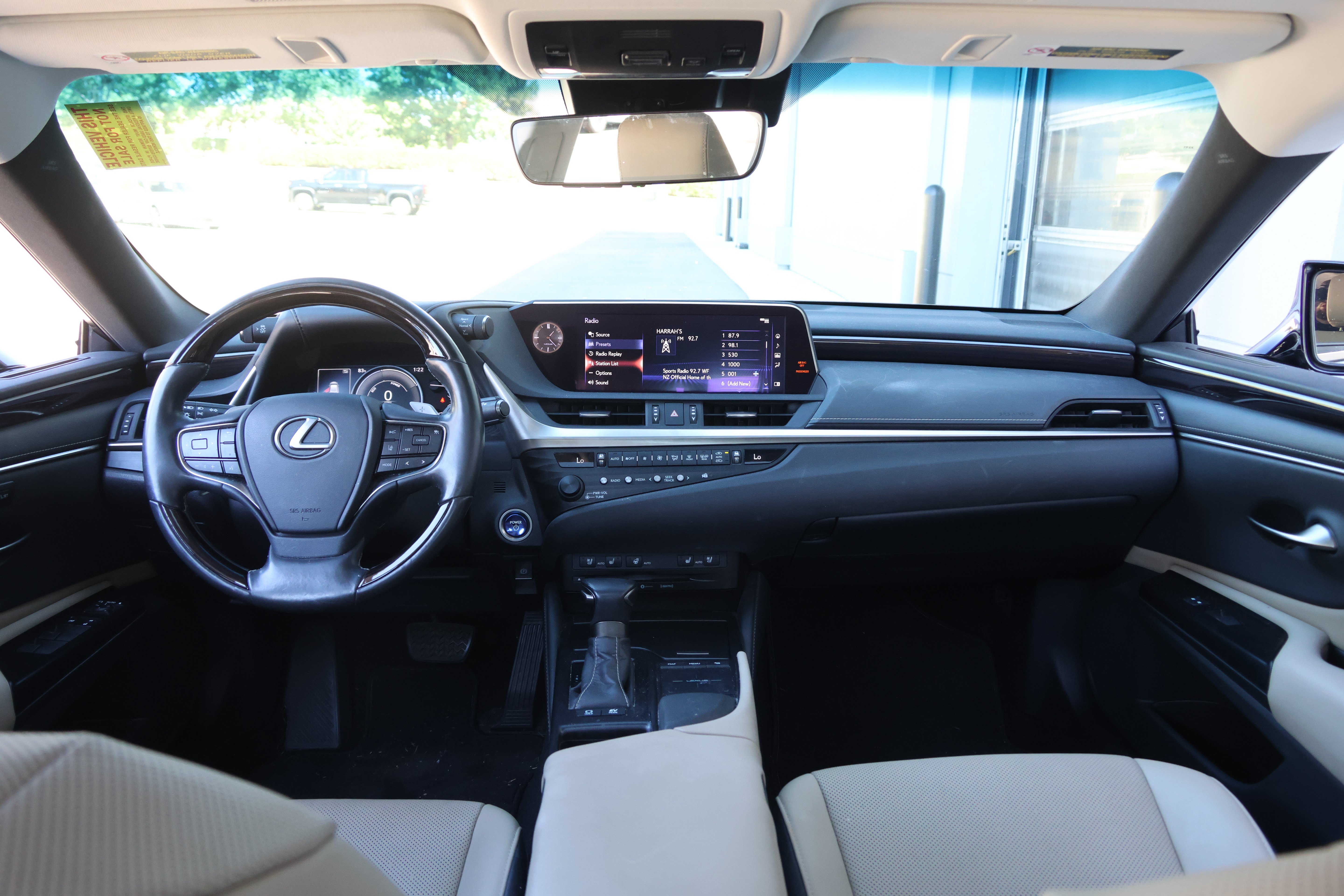 Used 2020 Lexus ES 300h w/ Premium Package FWD image 25