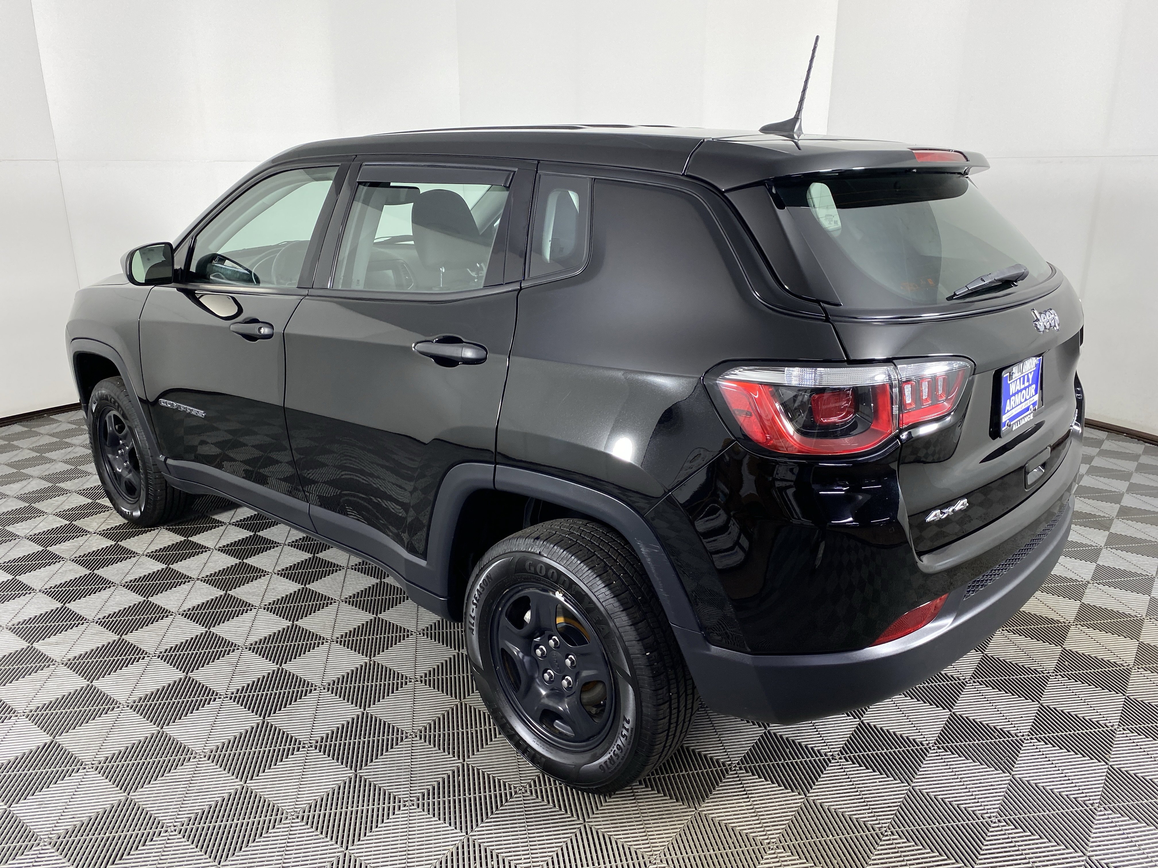 Used 2020 Jeep Compass Sport image 7