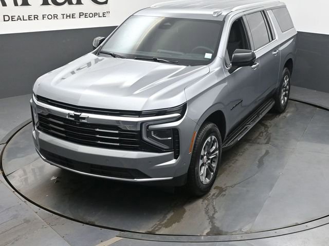New 2026 Chevrolet Suburban LS w/ LPO, Dark Essentials Package AWD/4WD image 24