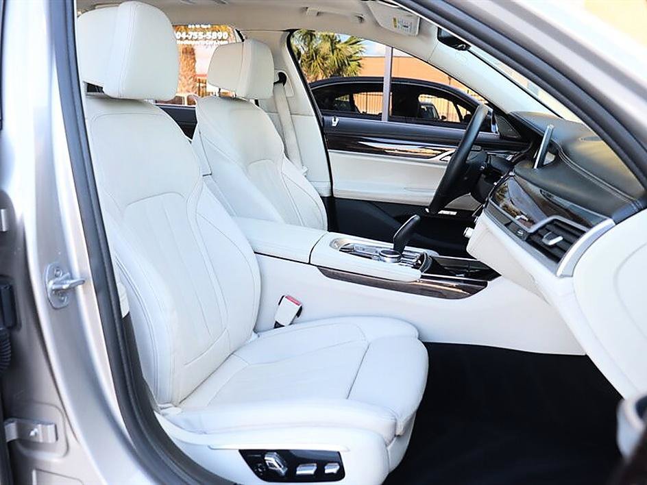 Used 2016 BMW 740i RWD image 13