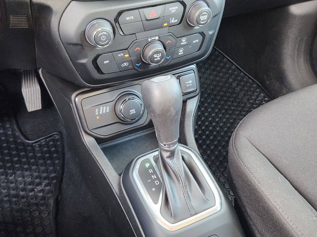 Used 2021 Jeep Renegade Latitude w/ Convenience Group image 20