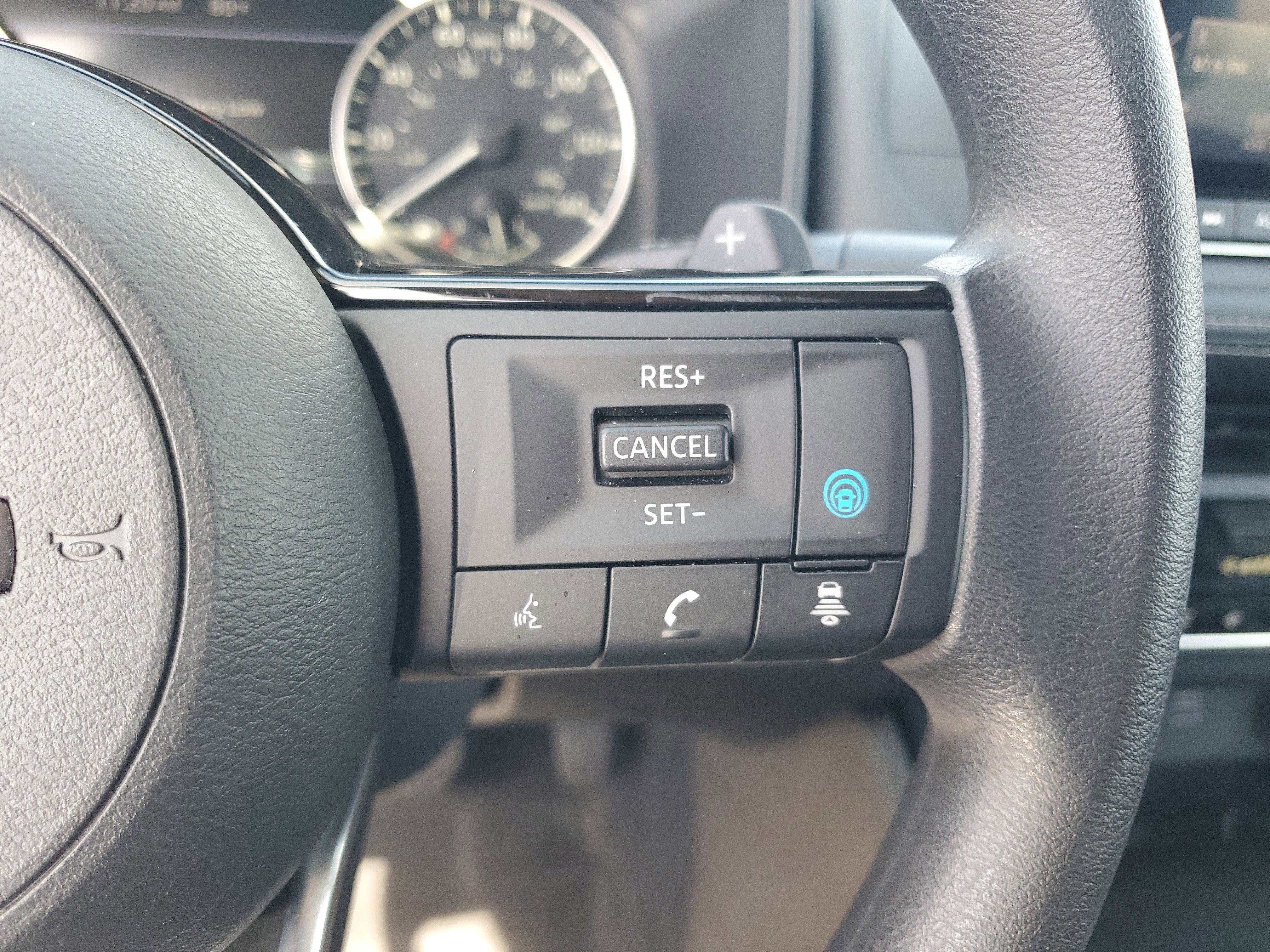Certified 2023 Nissan Rogue SV FWD image 18