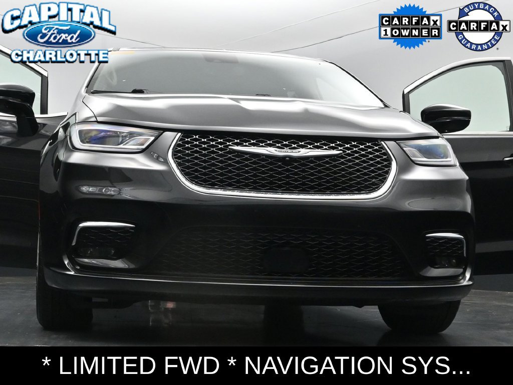 Used 2024 Chrysler Pacifica Limited FWD image 39
