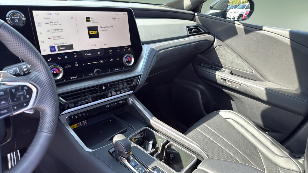 Used 2026 Lexus TX 500h AWD w/ Technology Package image 33