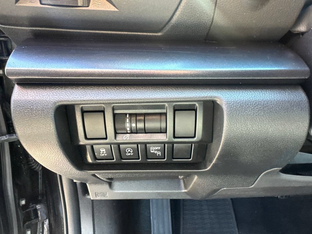 Used 2022 Subaru Crosstrek 2.5i Sport w/ Moonroof Package AWD/4WD image 19