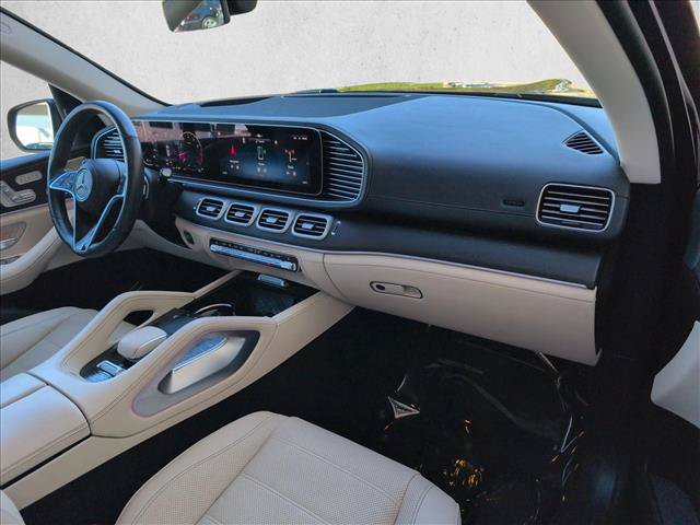 Used 2024 Mercedes-Benz GLS 450 4MATIC image 25