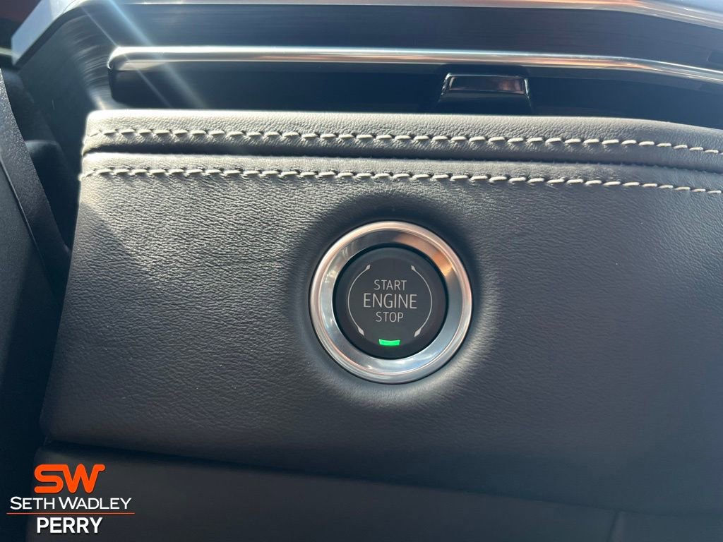 Used 2025 Cadillac Escalade V AWD/4WD image 32