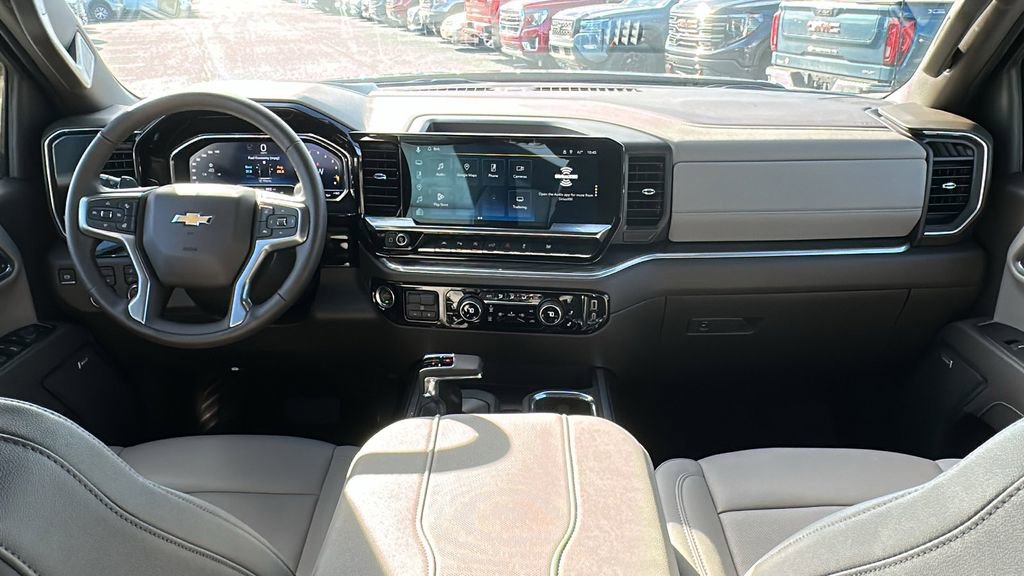 Certified 2025 Chevrolet Silverado 1500 LTZ w/ LTZ Convenience Package II image 10