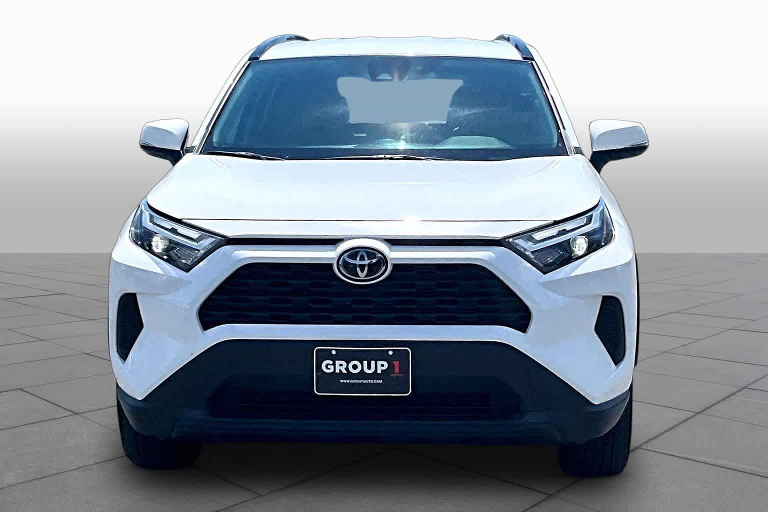 Used 2025 Toyota RAV4 XLE AWD/4WD image 4
