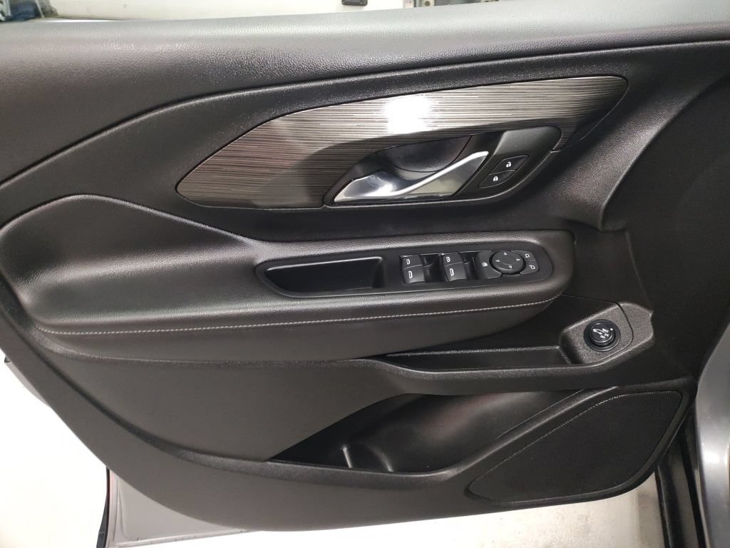 Used 2023 GMC Terrain SLE w/ Driver Convenience Package FWD image 24