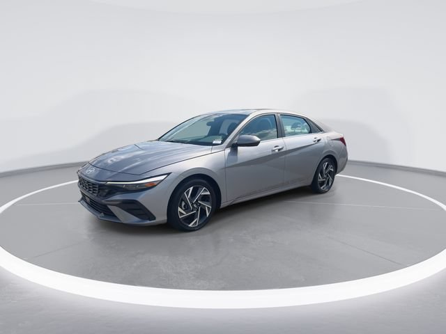 Certified 2025 Hyundai Elantra SEL FWD image 4