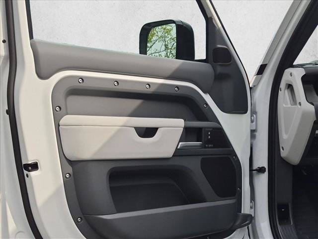 New 2026 Land Rover Defender 110 X-Dynamic SE AWD/4WD image 9