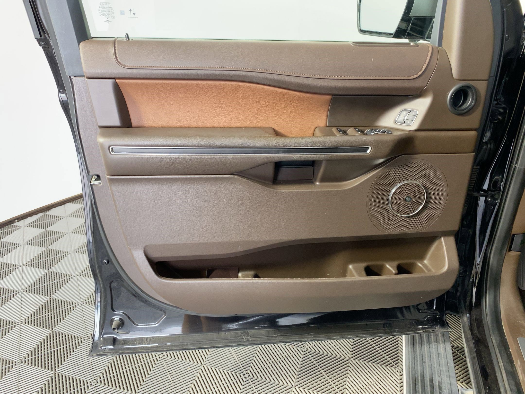 Used 2022 Ford Expedition King Ranch image 21