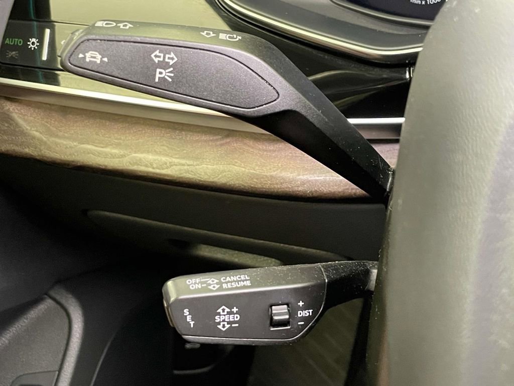 Used 2020 Audi Q8 Prestige w/ Prestige Package image 42