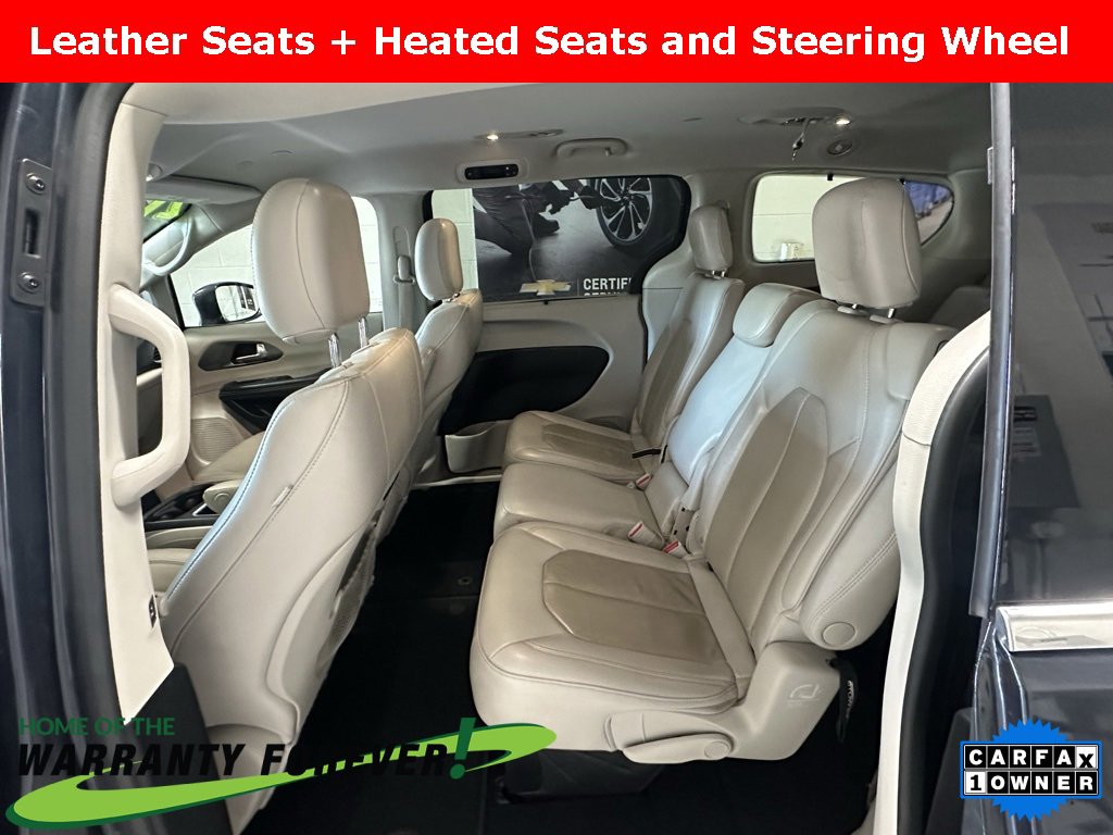 Used 2021 Chrysler Pacifica Touring-L image 17