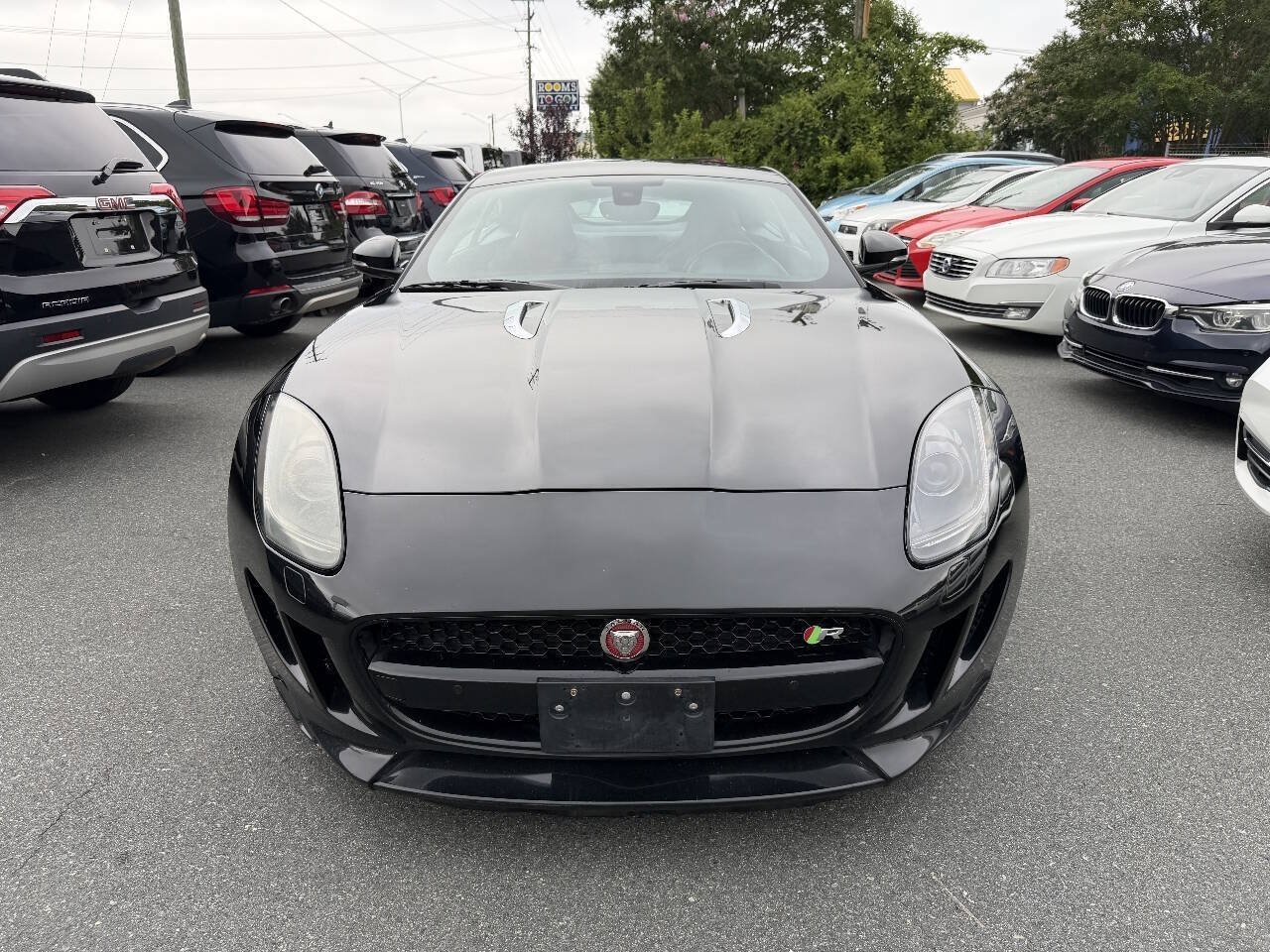 Used 2015 Jaguar F-TYPE R RWD image 2