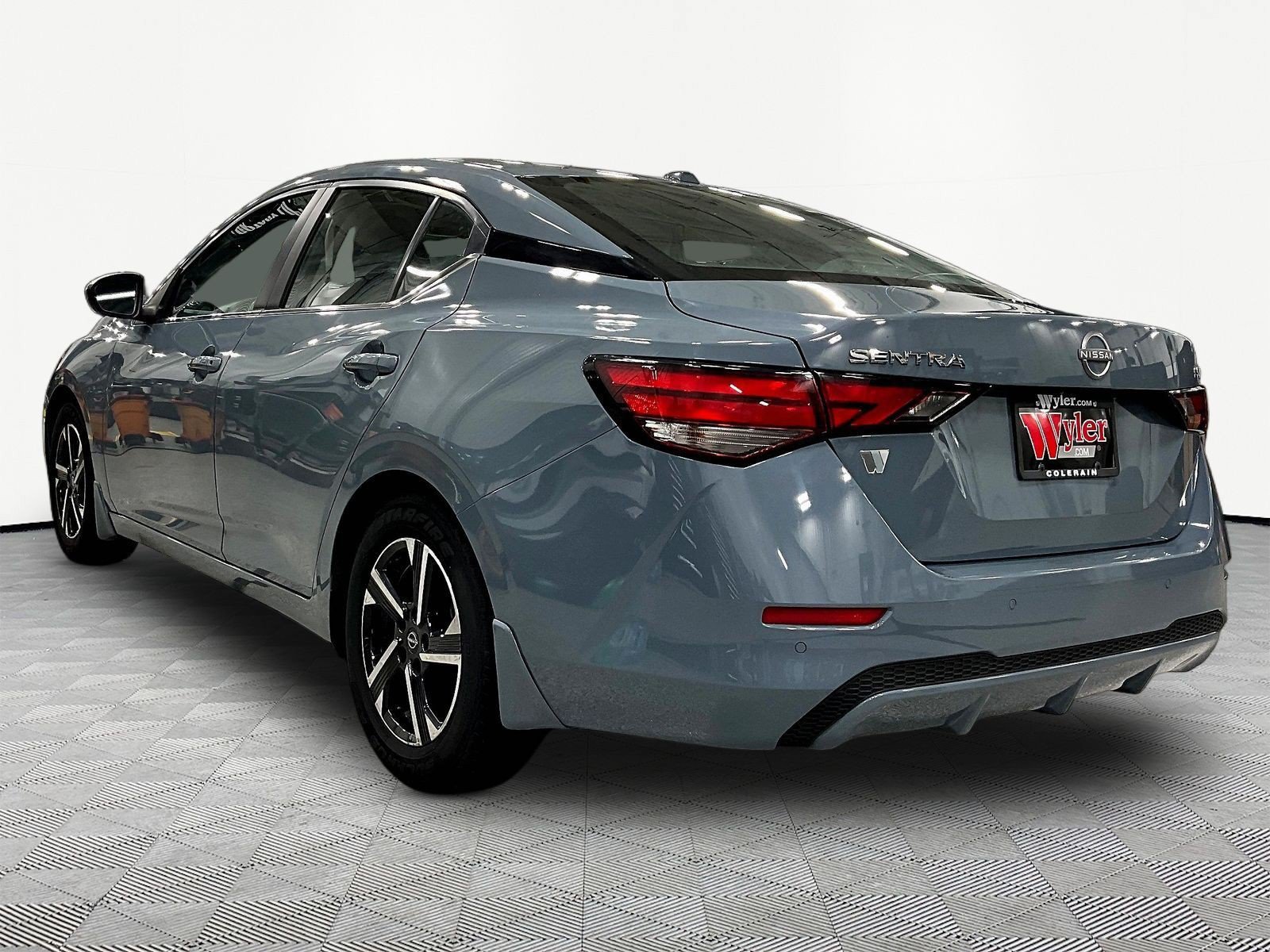Used 2024 Nissan Sentra SV w/ All-Weather Package FWD image 4