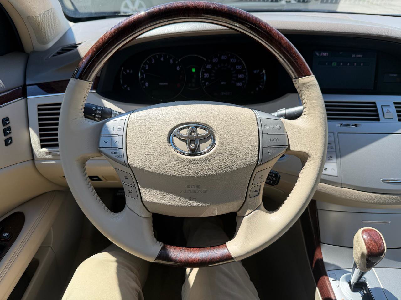 Used 2010 Toyota Avalon XL FWD image 24