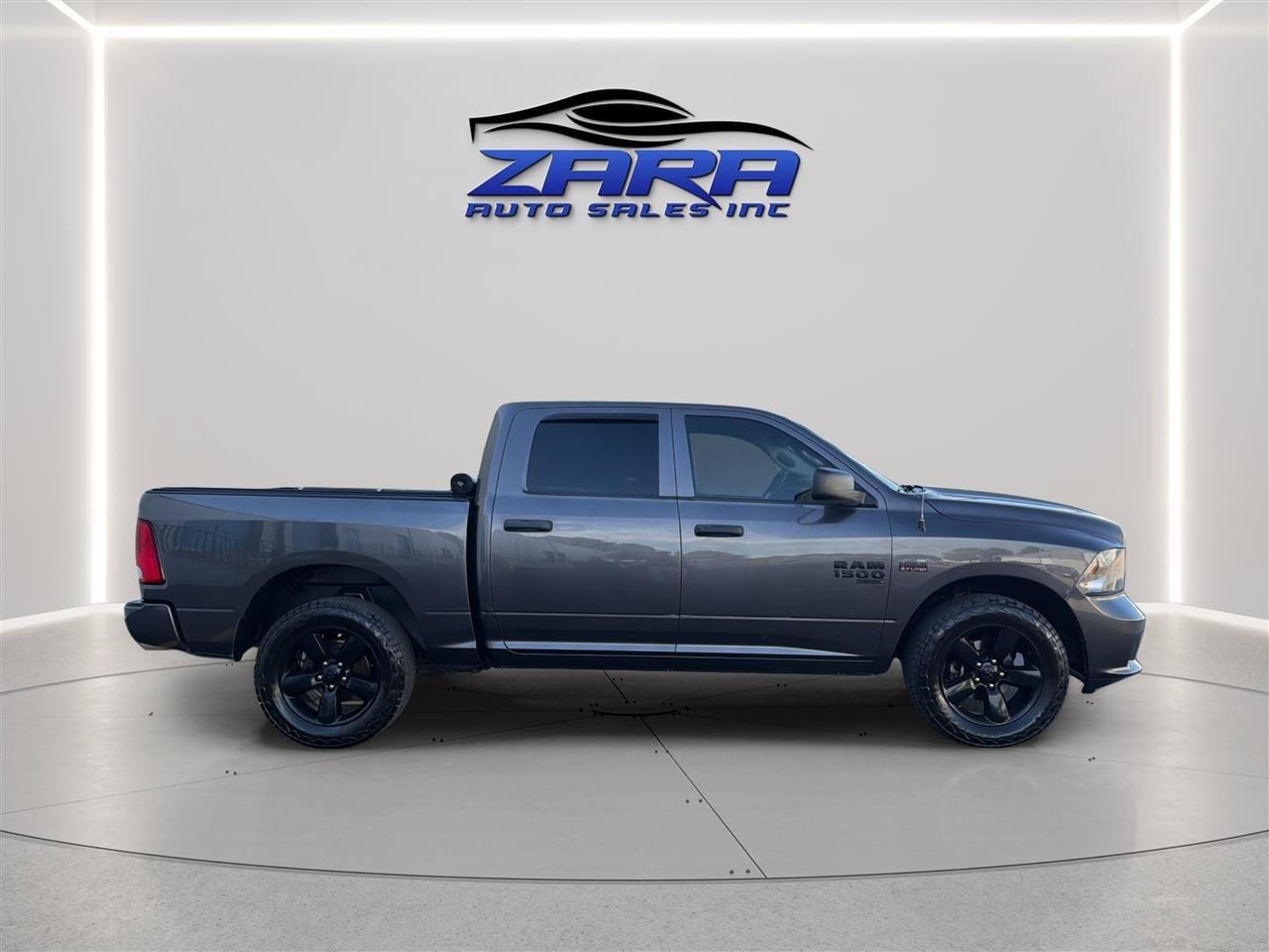 Used 2020 RAM 1500 Express w/ Express Value Package AWD/4WD image 8