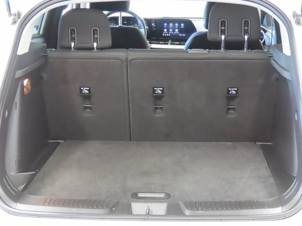 Used 2025 Chevrolet Trax LS FWD image 17