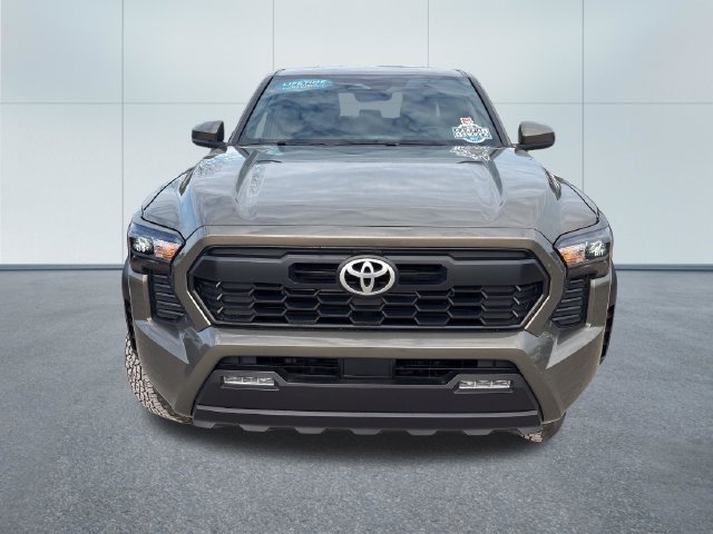 Used 2025 Toyota Tacoma TRD Off-Road AWD/4WD image 6
