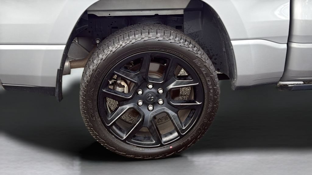 Used 2024 RAM 1500 Laramie AWD/4WD image 24