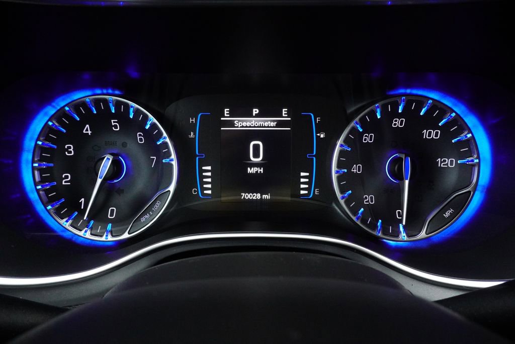 Used 2018 Chrysler Pacifica Touring Plus w/ S Appearance Package FWD image 11