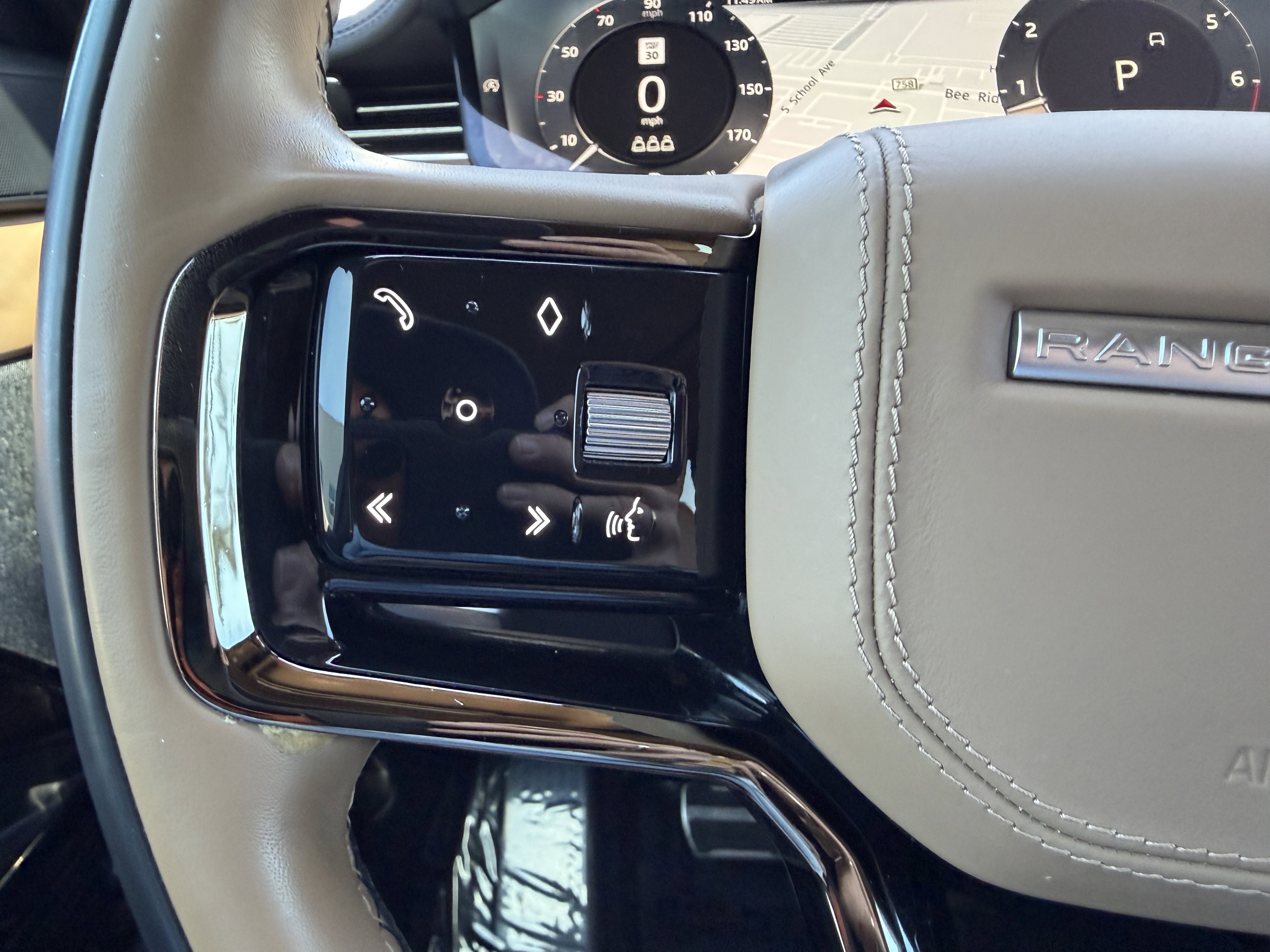 Used 2023 Land Rover Range Rover Sport SE Dynamic image 29