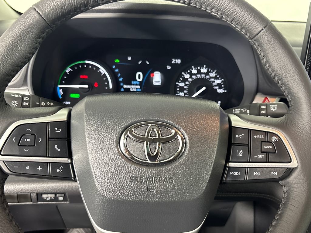 Certified 2026 Toyota Sienna XLE image 12