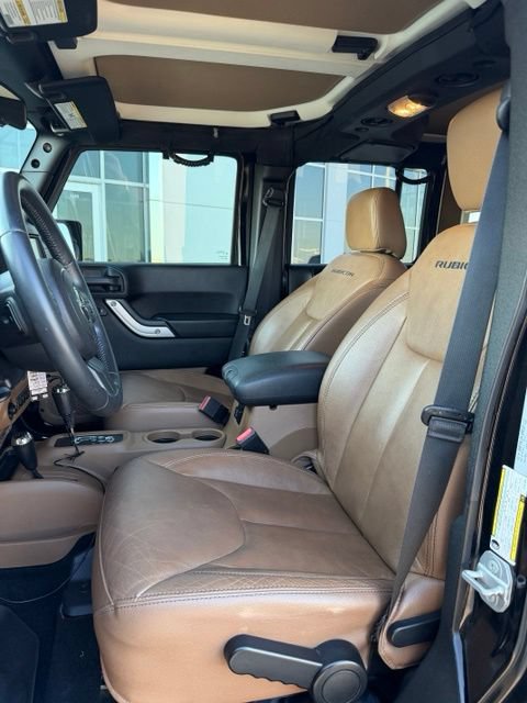 Used 2015 Jeep Wrangler Unlimited Rubicon w/ Connectivity Group AWD/4WD image 7