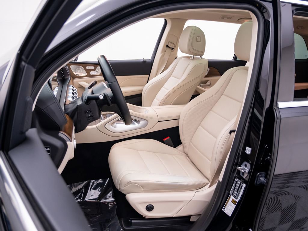 Used 2022 Mercedes-Benz GLS 450 4MATIC image 17