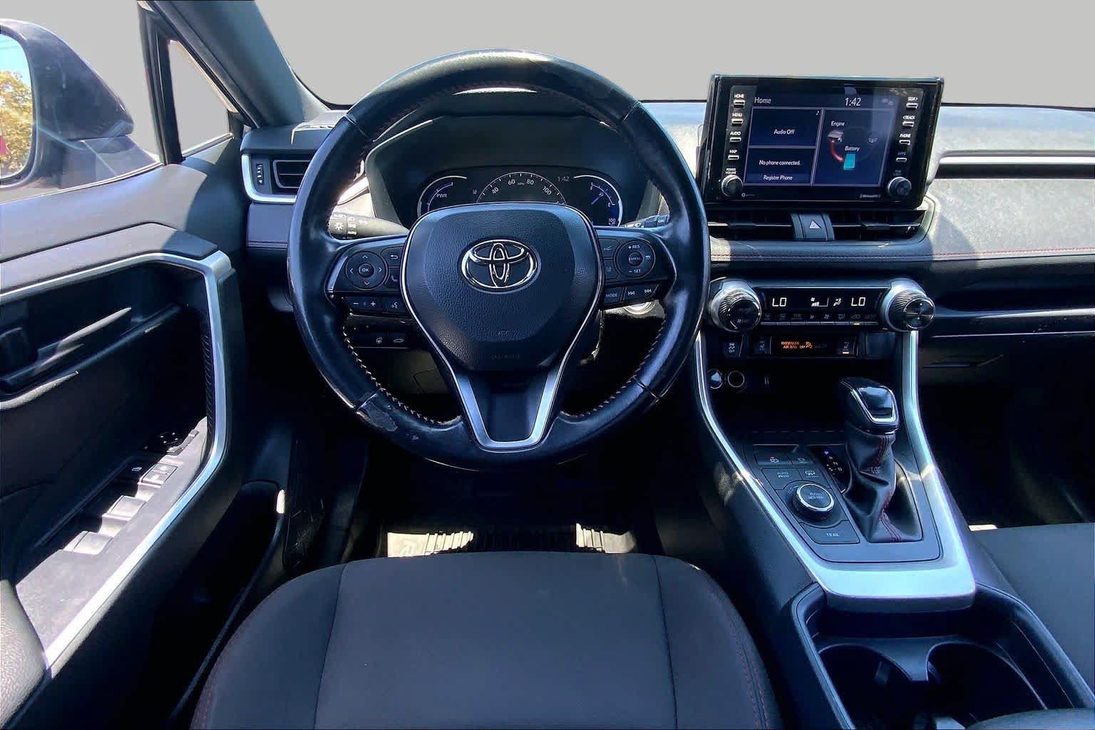 Used 2021 Toyota RAV4 SE w/ Weather & Moonroof Package AWD/4WD image 5